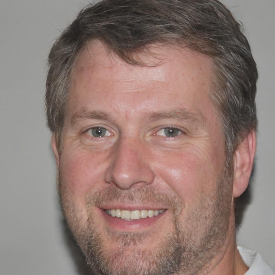 Instructor Birger Tolvanen leading business training workshop